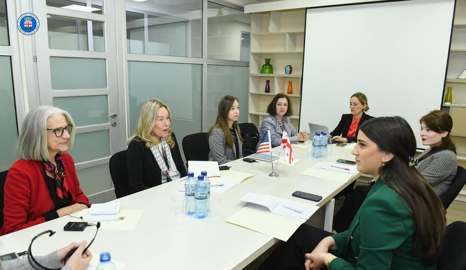 გენერალურ პროკურატურაში ოჯახში ძალადობასთან ბრძოლის საკითხზე ამერიკელ მოსამართლეებთან შეხვედრა გაიმართა
