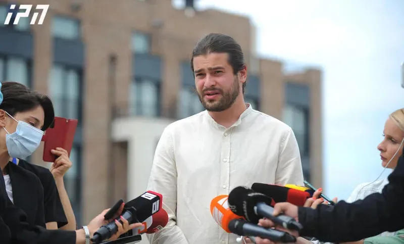 Адвокат – Правозащитникам не дают информацию – Варлам Голетиани не оказывал сопротивления полиции и не нарушал общественный порядок на акции – Он задержан незаконно