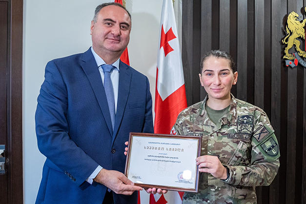 თავდაცვის მინისტრის მოადგილემ ასეულის მეთაური ხატია გოგალაძე საპატიო სიგელით დააჯილდოვა