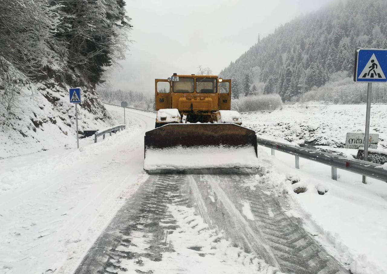 ქუთაისი (წყალტუბოს გადასახვევი)-წყალტუბო-ცაგერი-ლენტეხი-ლასდილის გზაზე ავტოტრანსპორტის მოძრაობის შეზღუდვები დაწესდა