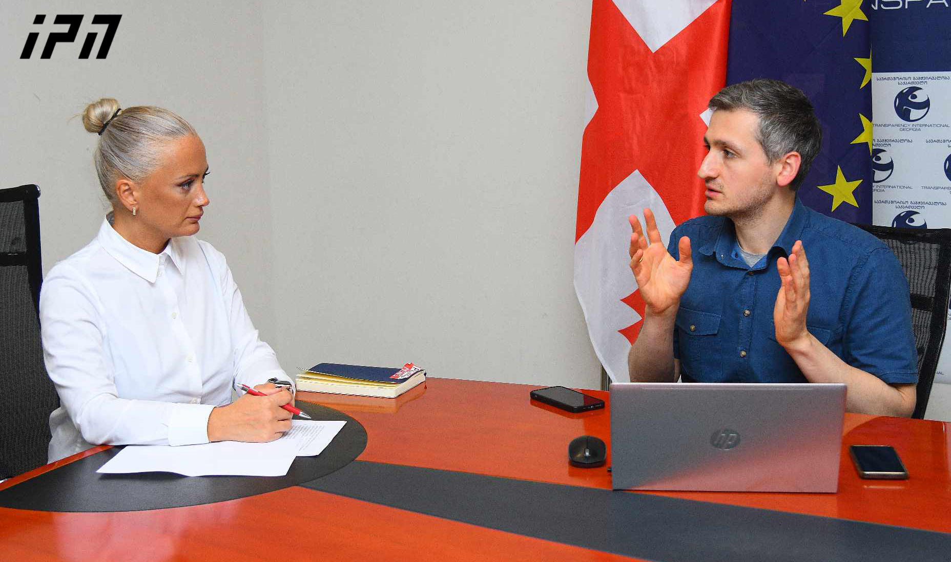 „საერთაშორისო გამჭვირვალობა-საქართველოს“ წარმომადგენლის განცხადებით, ბოლო მონაცემებით, სავალდებულო დეკლარაციის შევსების წესს, ყველაზე ხშირად დეპუტატები არღვევენ