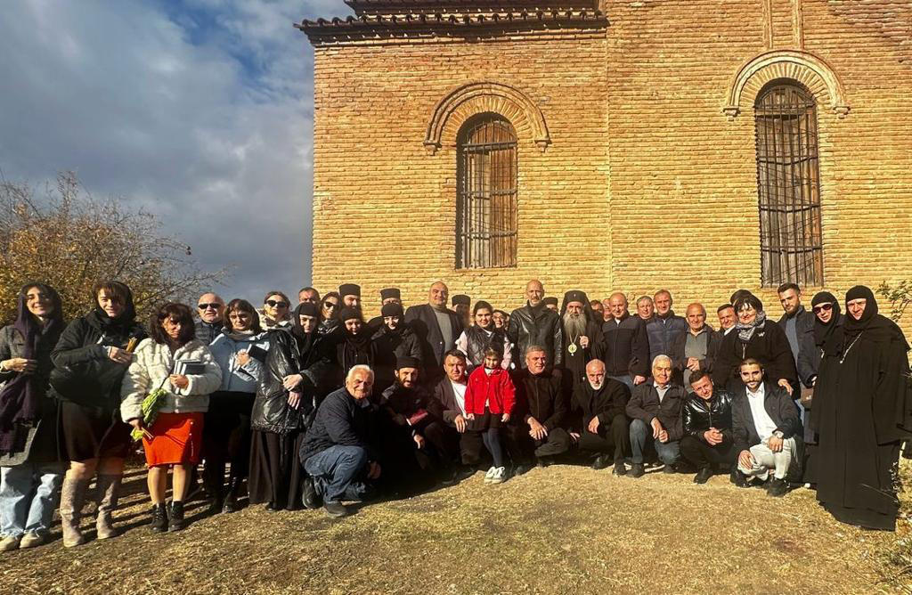 საქართველოს დელეგაციის წევრებმა კახში, ქურმუხის წმინდა გიორგის ტაძარი მოილოცეს