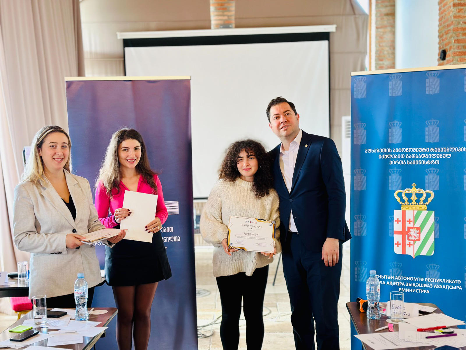 აფხაზეთიდან დევნილი ახალგაზრდებისთვის პროექტი „EmpowerHer: გოგოების ბანაკი თანასწორობისა და ლიდერობისთვის“ განხორციელდა