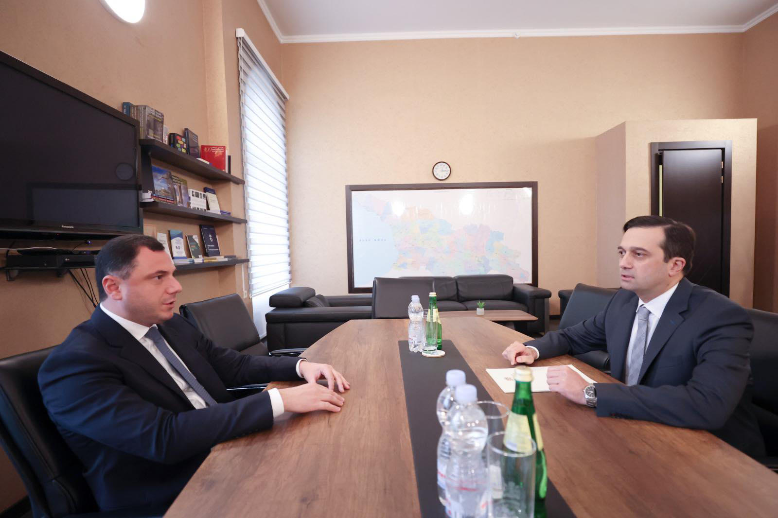 საქართველოს სახალხო დამცველი საქართველოს განათლებისა და მეცნიერების მინისტრს შეხვდა