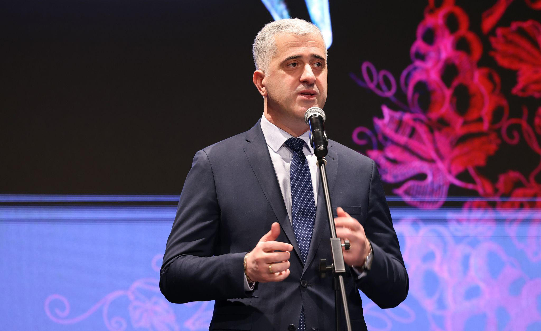 საქართველოს პრემიერ-მინისტრის გადაწყვეტილებით, სპეციალურად ამერიკული ტელეკომპანია CNN-სთვის ქართული ღვინის შესახებ ვიდეორგოლი მომზადდა