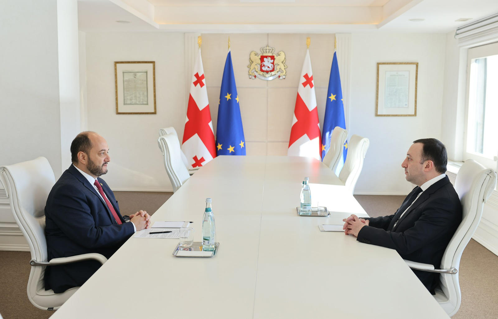 პრემიერ-მინისტრი სომხეთის რესპუბლიკის პრემიერ-მინისტრის აპარატის ხელმძღვანელს შეხვდა