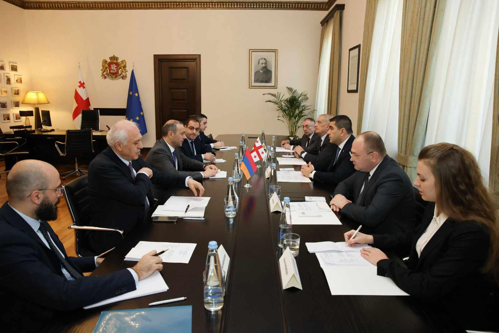 შალვა პაპუაშვილი სომხეთის უსაფრთხოების საბჭოს მდივანს შეხვდა