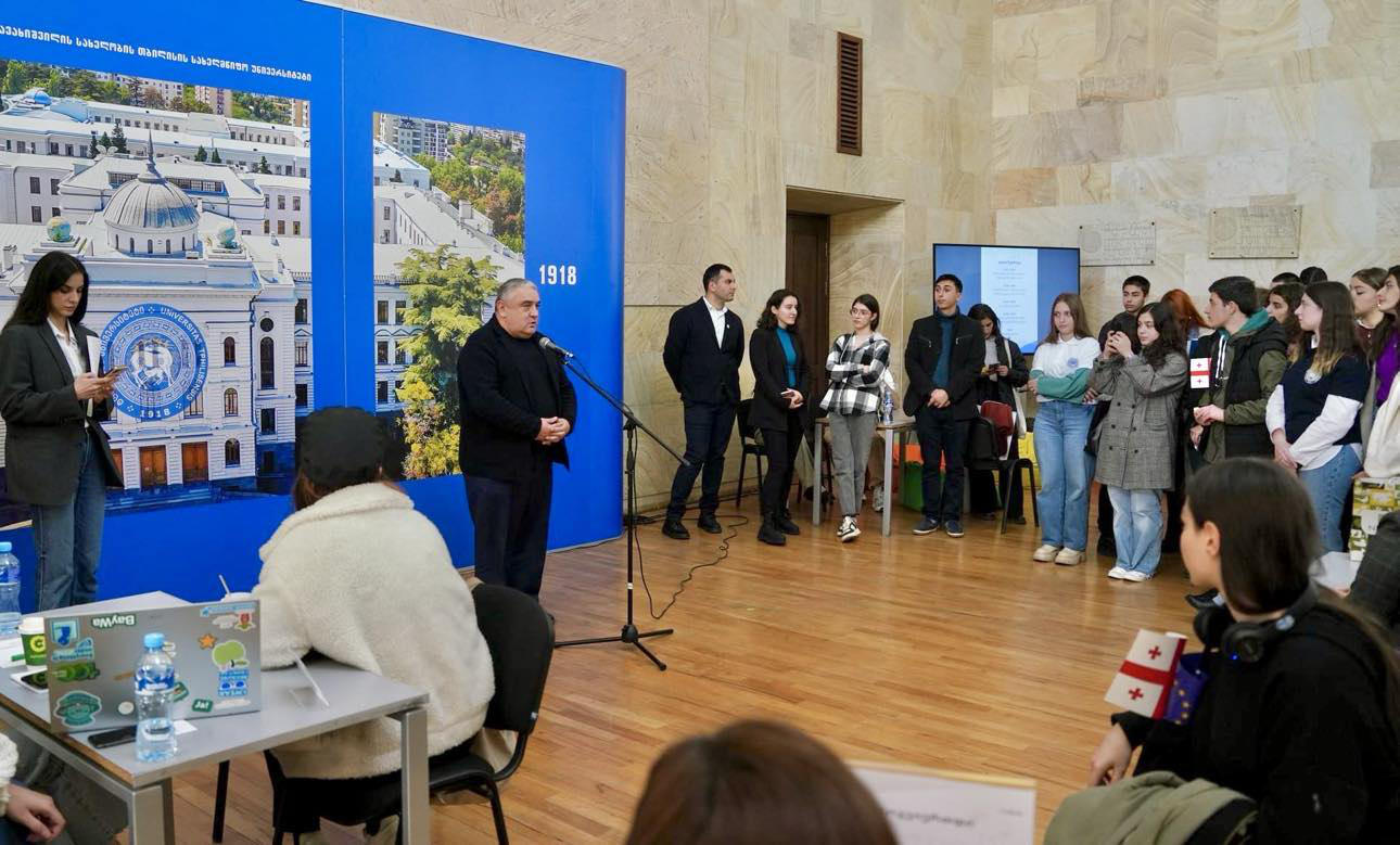ჯაბა სამუშია სტუდენტური დასაქმების ფორუმის მონაწილეებს შეხვდა