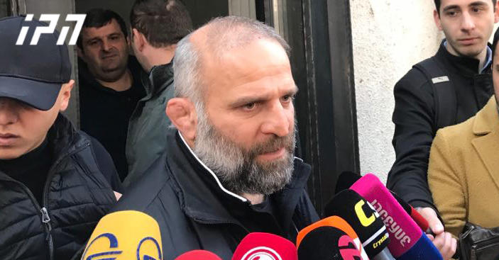 ლუკა კურტანიძის განცხადებით, საქართველოს ჭიდაობის ეროვნულ ფედერაციაში, სტუმრის სტატუსით ყრილობაზე დასწრების უფლება არ მისცეს, „კარისკენ მიუთითეს და დაამცირეს“