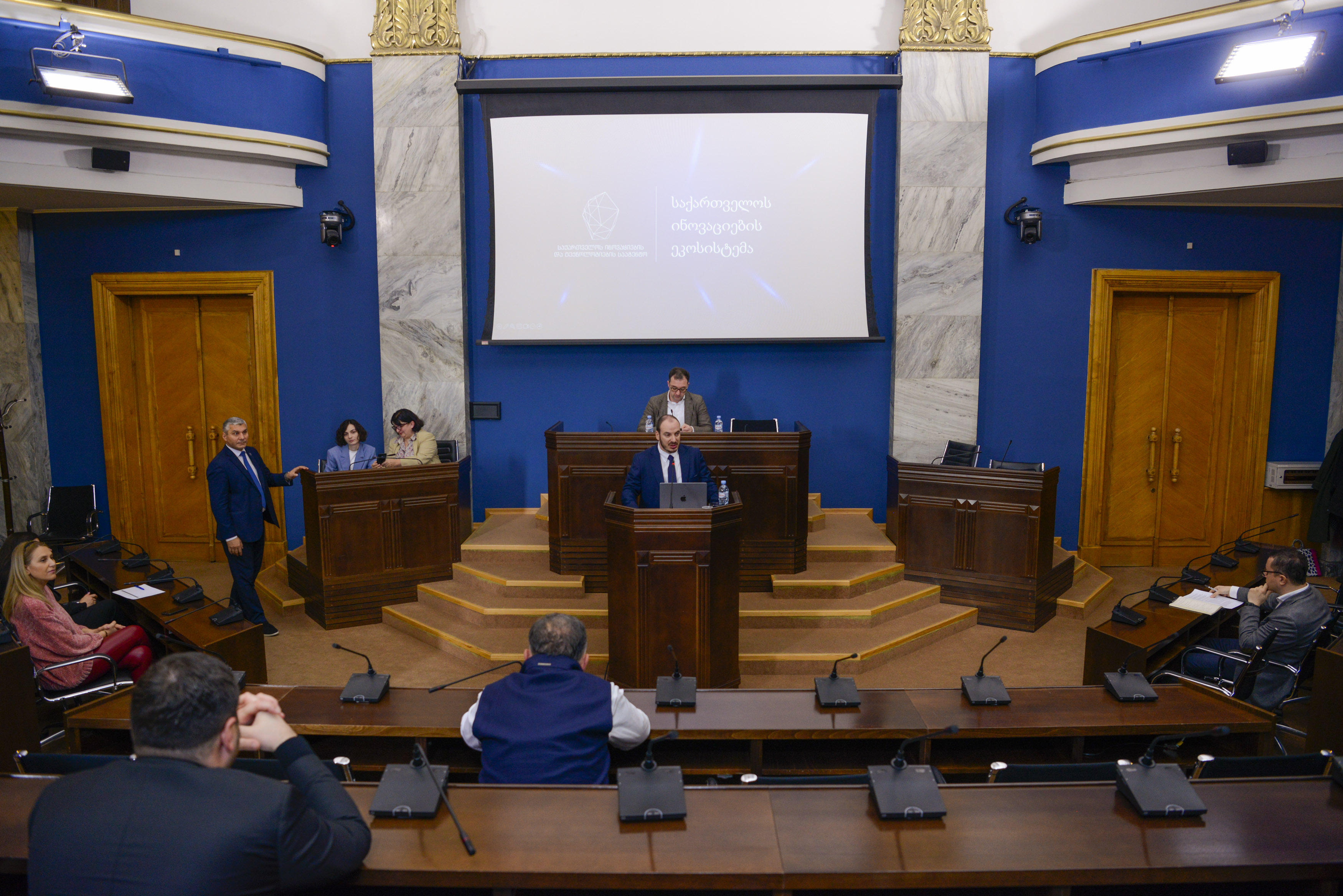 ინოვაციების და ტექნოლოგიების სააგენტოს თავმჯდომარე ავთანდილ კასრაძე საქართველოს პარლამენტის დარგობრივი ეკონომიკისა და ეკონომიკური პოლიტიკის კომიტეტის სხდომაზე წარსდგა