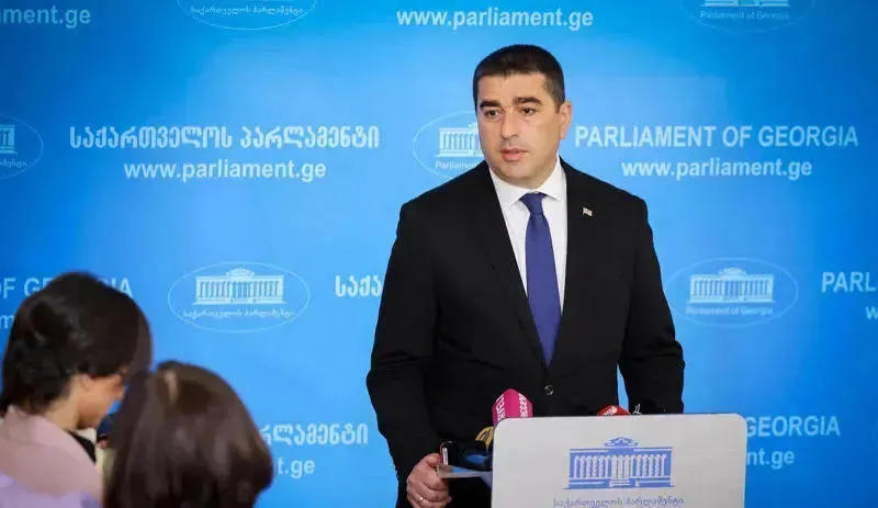 შალვა პაპუაშვილი - იმ პოლიტიკურ ორგანიზაციებს და პარტიებს, რომლებიც სახელმწიფო ინტერესების და ეკლესიის წინააღმდეგ მოქმედებენ, რა მოლოდინი აქვთ, რომ ხმას მიიღებენ მოქალაქეებისგან - სამადლოა მათთვის, 40% მიიღონ ჯამში, ესეც გასაკვირი იქნება