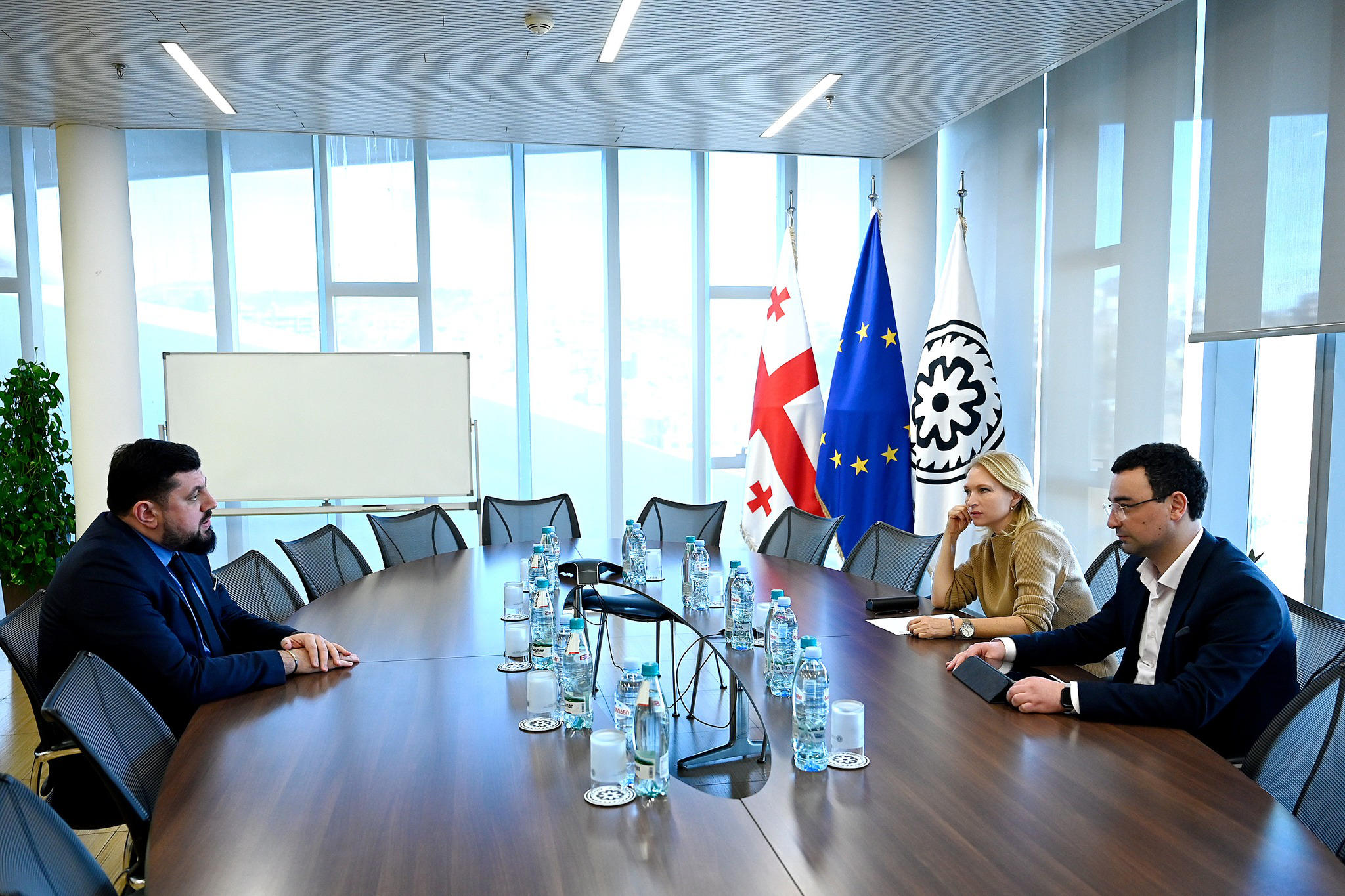 რაჟდენ კუპრაშვილი ნათია თურნავას შეხვდა