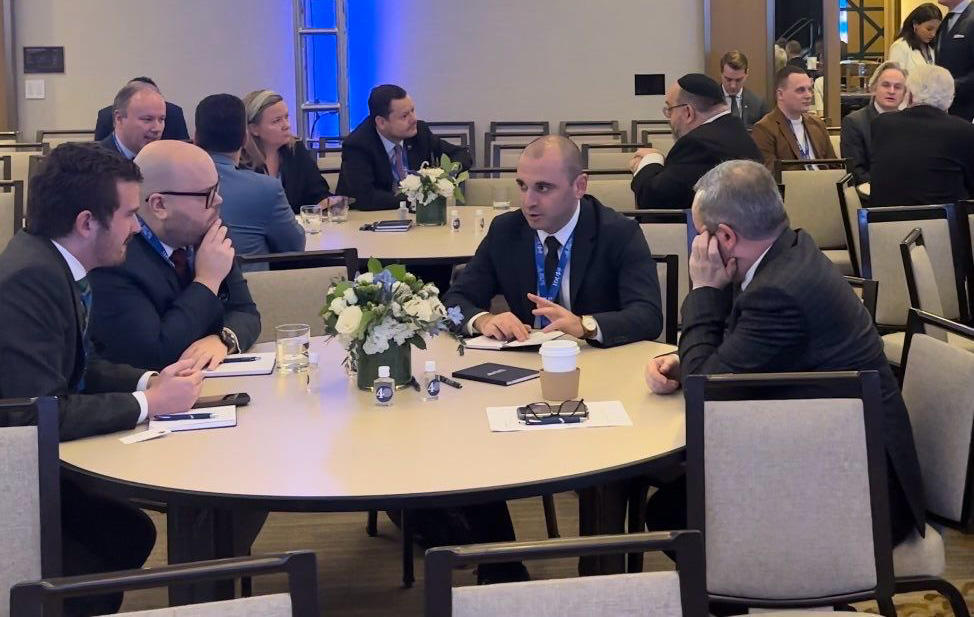 ლევან ხაბეიშვილი ვაშინგტონში პოლიტიკური პარტიების ფორუმს ესწრება