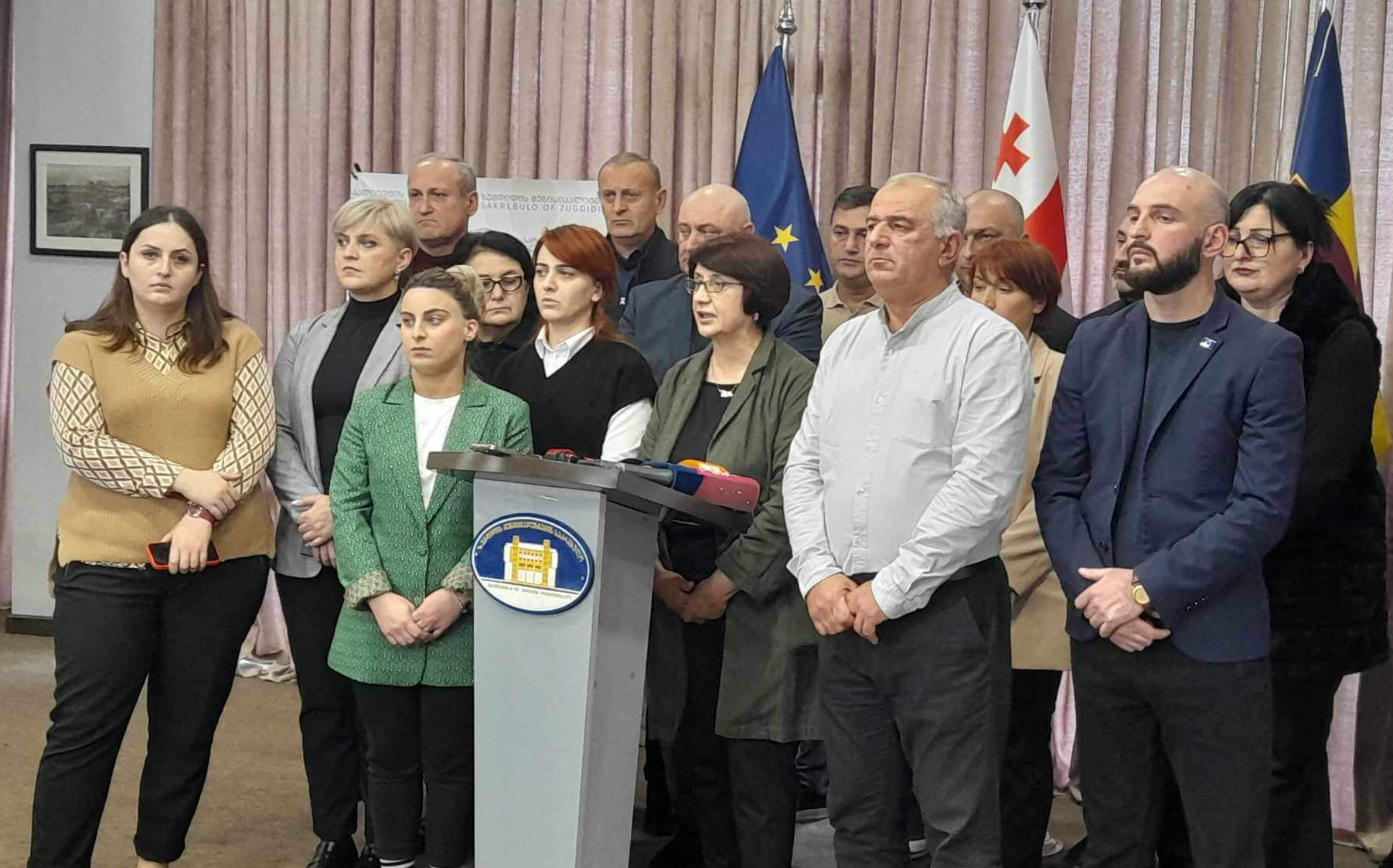 ზუგდიდის მუნიციპალიტეტის საკრებულოს ფრაქცია „ერთიანი ნაციონალური მოძრაობა“ 22 წევრიდან 14-მა წევრმა დატოვა