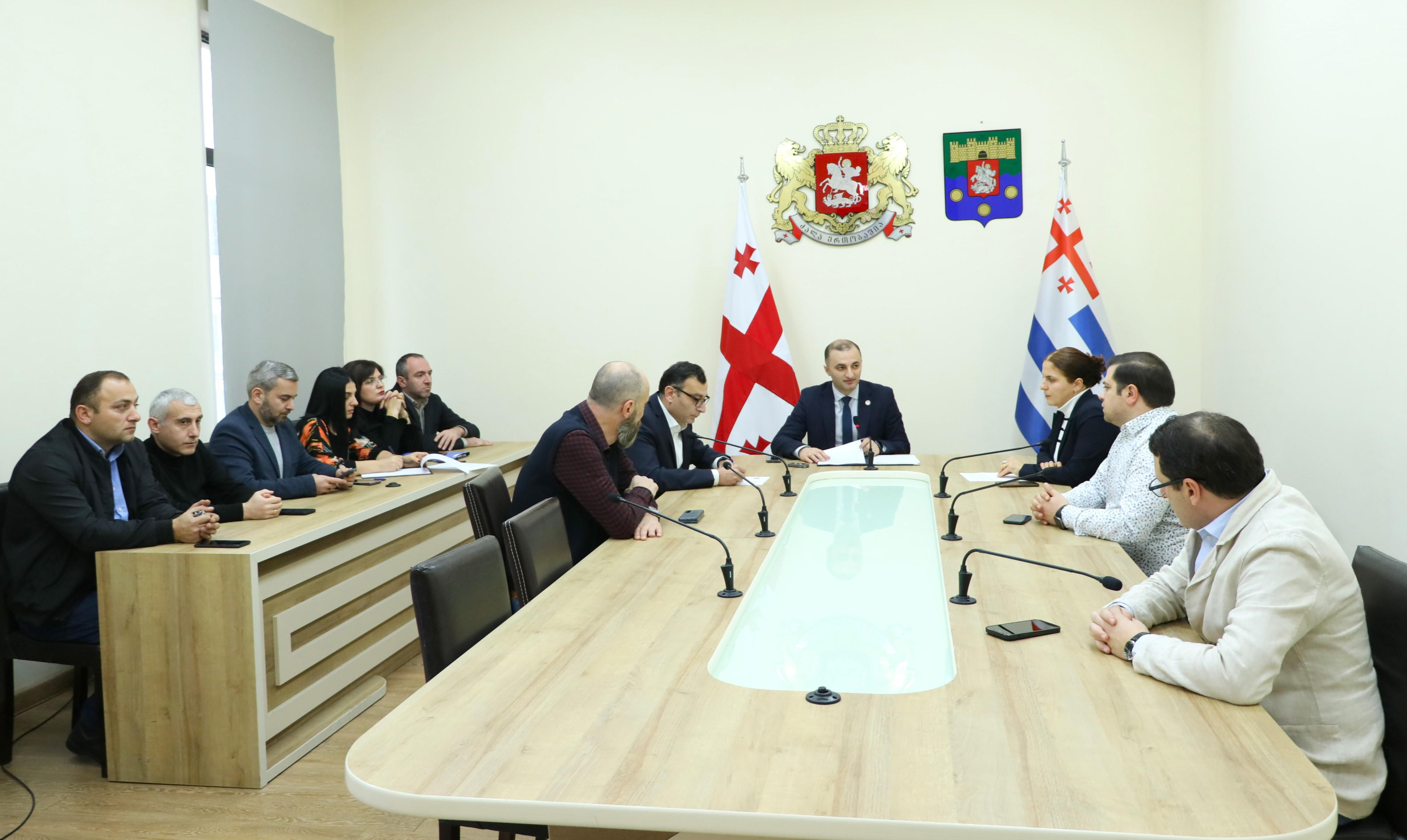 აჭარის უმაღლეს საბჭოში „2024 წლის რესპუბლიკური ბიუჯეტის შესახებ“ გადამუშავებული კანონის პროექტისა და პრიორიტეტების დოკუმენტის განხილვა დაიწყო