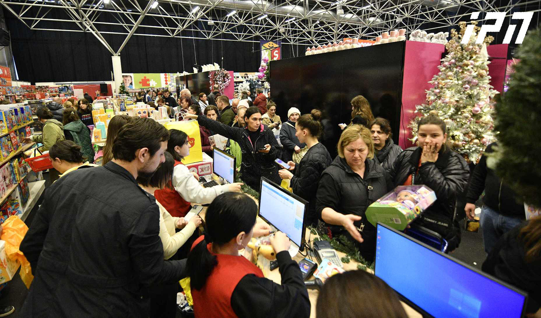 „ბიბლუსის საახალწლო ფესტივალის“ მეორე დღეც ხალხმრავლობისა და სადღესასწაულო პროგრამის ფონზე მიმდინარეობს