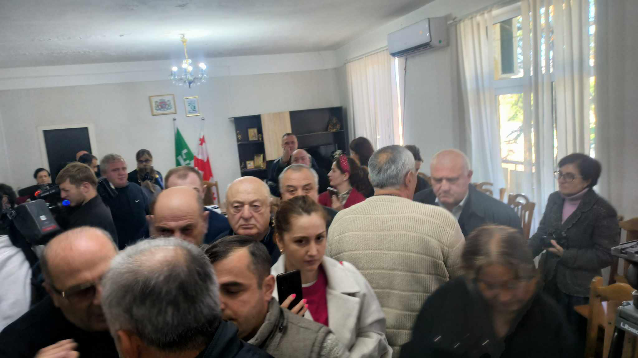 ხარაგაულის საკრებულოში ხმაური იყო