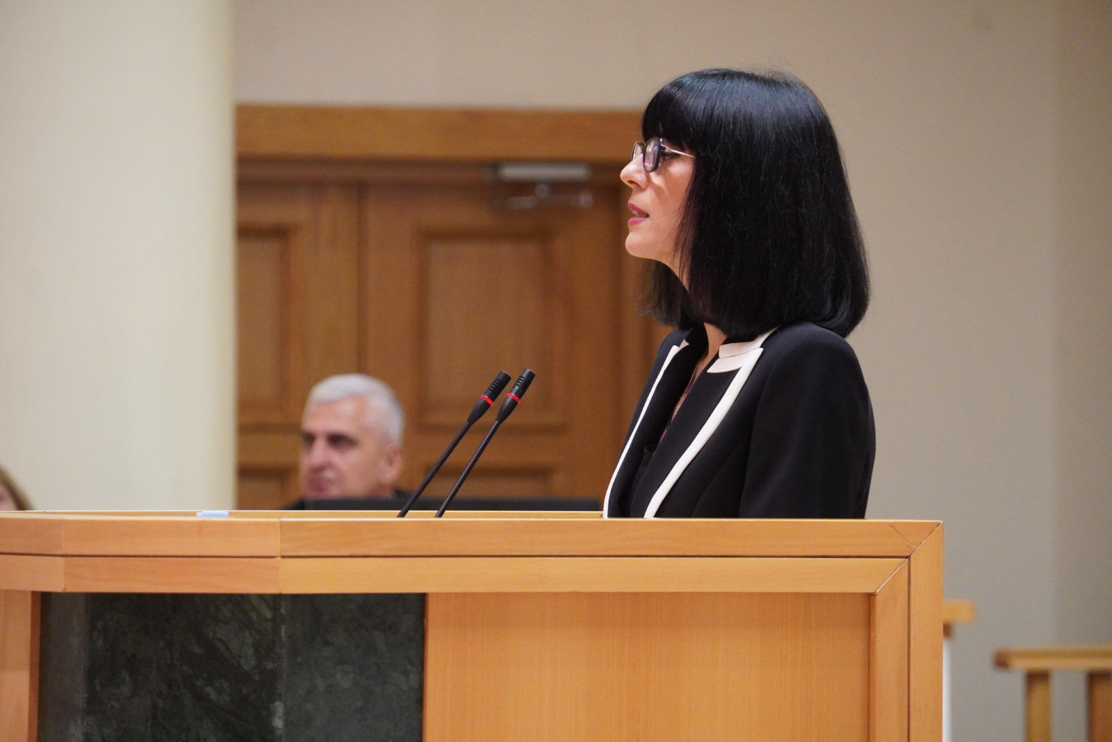 თეა ახვლედიანი სალომე სამადაშვილს - ვერ გავიგე, ქალბატონო სალომე, რა ნაწილში იწუნებთ ჩემ სისხარტეს