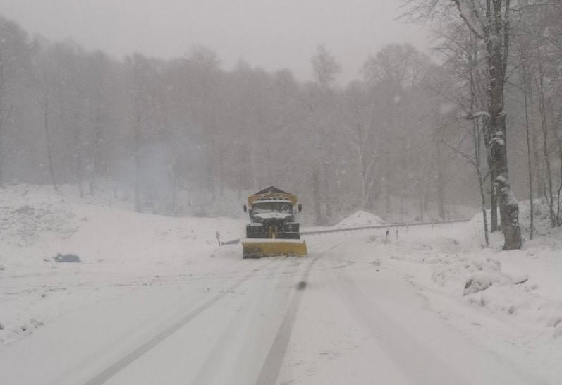 საჩხერე(სარეკი)-უზუნთა-შქმერი-ზუდალის გზაზე მისაბმელიანი და ნახევრადმისაბმელიანი ავტოტრანსპორტის მოძრაობა აკრძალულია