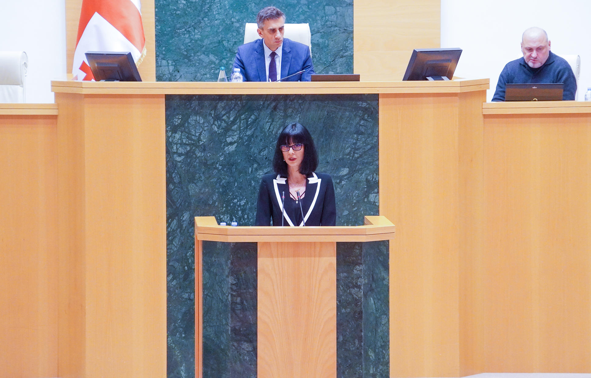 თეა ახვლედიანი თეონა აქუბარდიას - ვერ მივიღებ იმას, თითქოს ჩვენ არ ვახსენებთ, რომ საქართველოში ოკუპანტი რუსეთია და რომ ეს ანგარიშებში არასდროს არ იყო