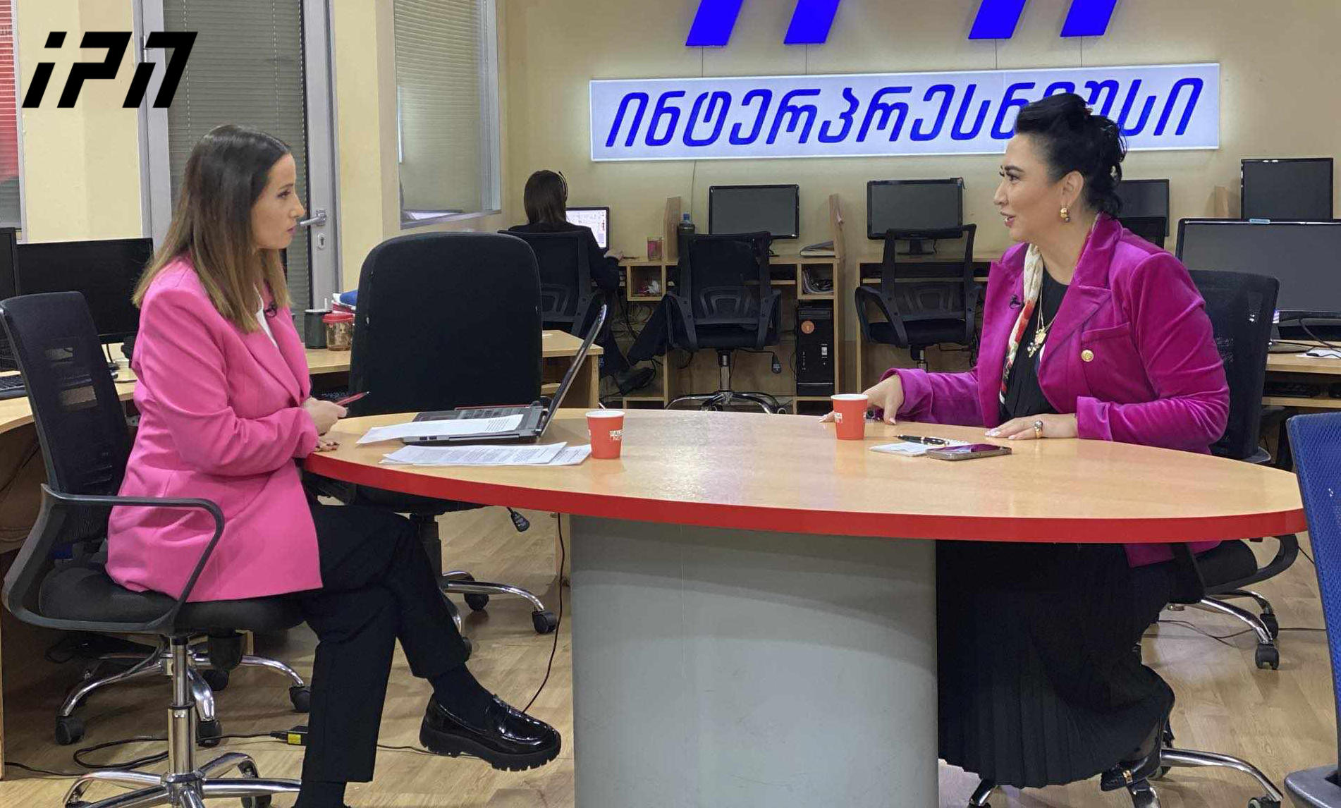 ეკა ბესელია - ოპოზიციას ვურჩევდი, წაიკითხონ კანონპროექტები და მმართველ პარტიას გაუწიონ წინააღმდეგობა, არ შეიძლება კანონების ისე მიღება, რომ არ კითხულობდე, იქ რა წერია - რომ უნდოდეთ, იცით, როგორ კრიზისს შეუქმნიდნენ პარლამენტის უმრავლესობას?!