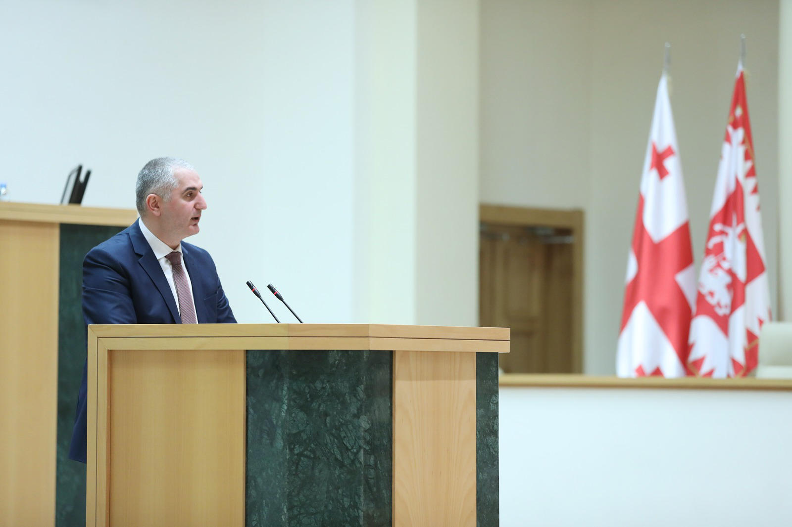 დღეს პარლამენტში, ლაშა ხუციშვილს „მინისტრის საათის“ ფორმატში მოუსმენენ