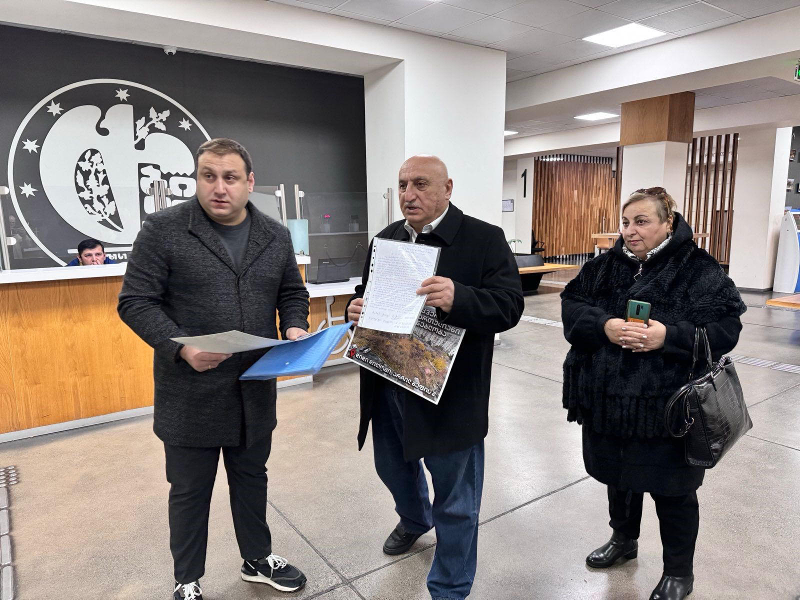 ლაშა ფარულავა - კალაძის საცობებს ჩვენი თანამოქალაქეთა სიცოცხლე და ჯანმრთელობა ეწირება - საცობების წყარო სწორედ ურბანული კატასტროფაა