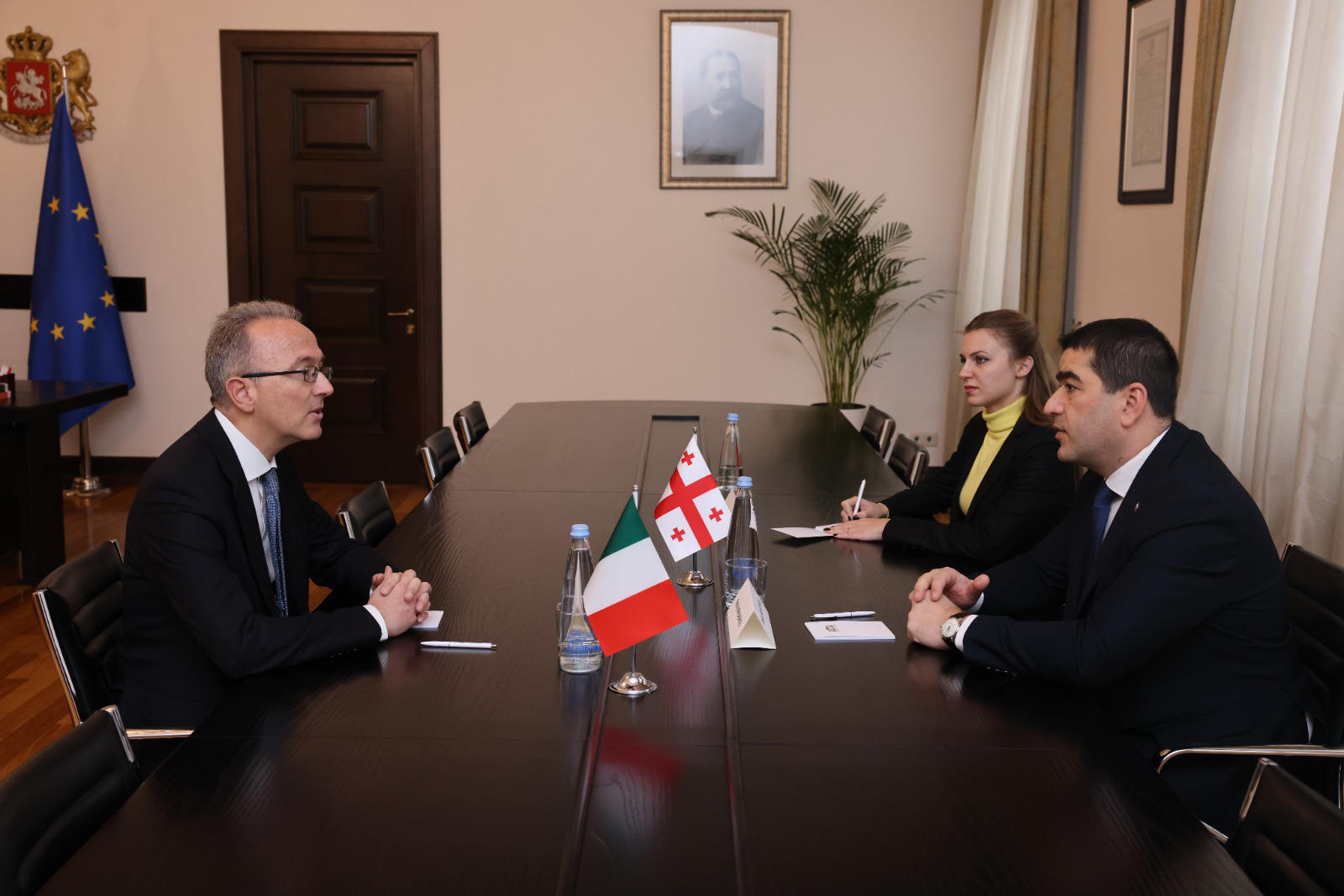 შალვა პაპუაშვილმა საქართველოში იტალიის ელჩთან გამოსამშვიდობებელი შეხვედრა გამართა