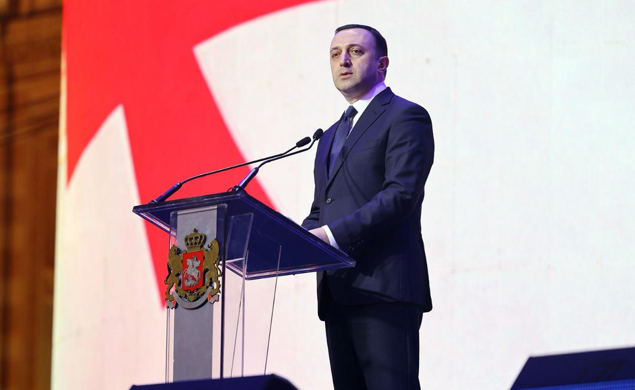 პრემიერი - დიახ, ჩვენ არ დავდექით ცალ ფეხზე და მუხლის ჩოქებზე, არამედ დავდექით მტკიცედ და ღირსეულად მოვიპოვეთ გამარჯვება - ეს ისტორიული გამარჯვება გეკუთვნით თქვენ, ჩვენს დაუმარცხებელ, გაუტეხელ, ამაყ და თავისუფლების მოყვარე ქართველ ხალხს