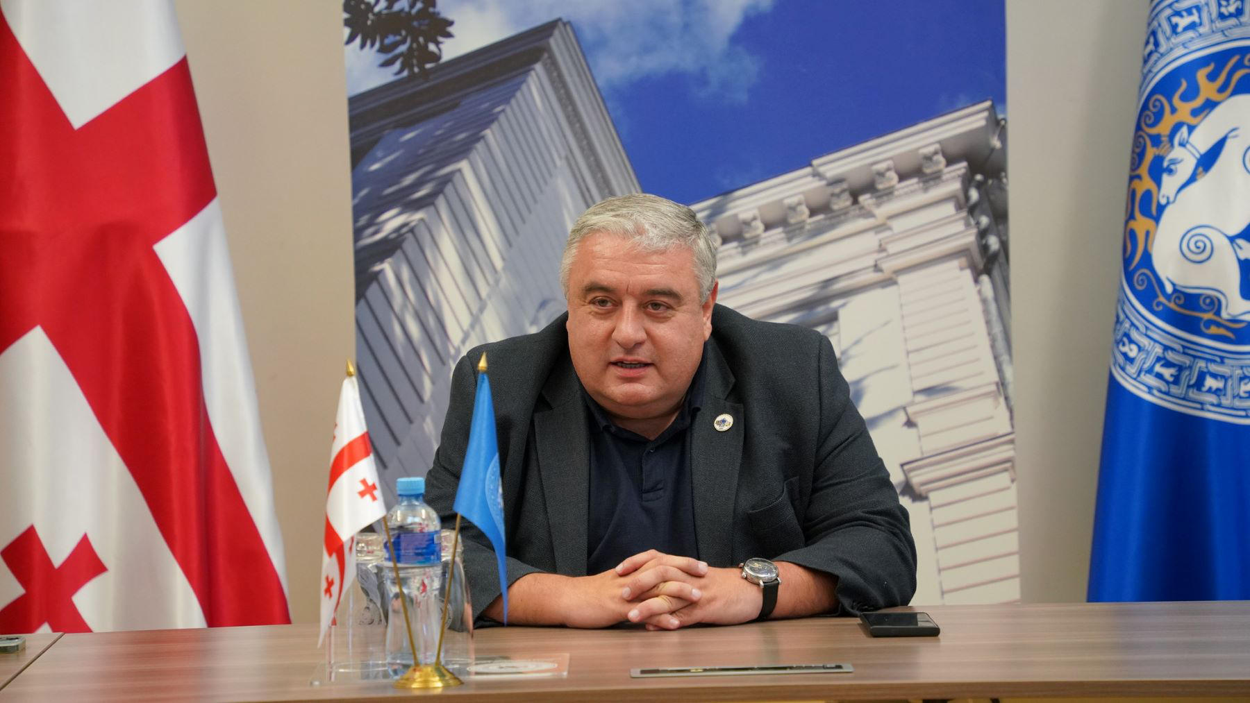 ჯაბა სამუშია საზოგადოებას საქართველოსთვის ევროკავშირის კანდიდატის სტატუსის მინიჭებას ულოცავს