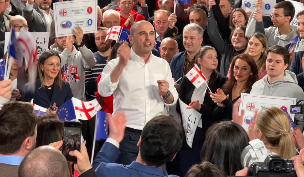 ლევან ხაბეიშვილი - მინდა გთხოვოთ ამყვეთ: „გამარჯვების გზებზე ვდგებით, გამარჯვების სიმღერებით, გული უნდა ვიჯეროთ! მათი ბრძოლით, მხოლოდ ბრძოლით კიდევ გოლი, კიდევ გოლი“ - ქართველი ხალხი 1:0 დაწინაურდა რუსულ პარტიასთან ბრძოლაში