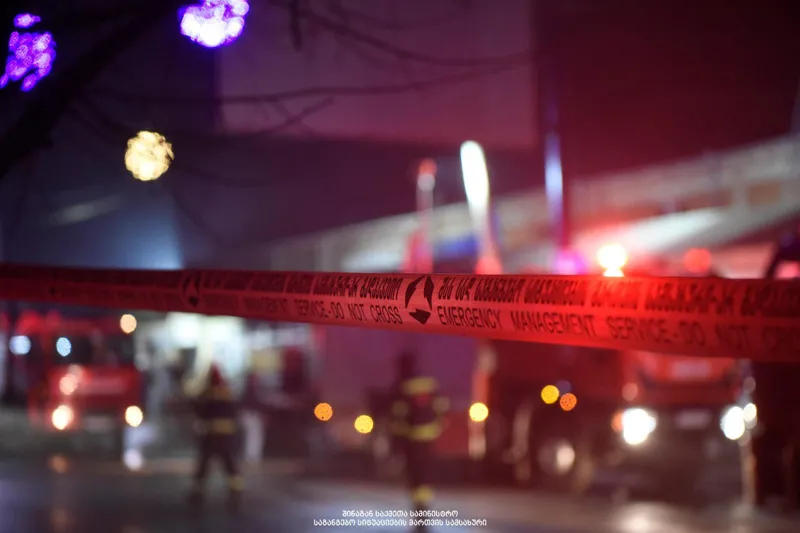 ლაგოდეხის მუნიციპალიტეტში ძლიერმა ქარმა პრობლემები შექმნა - მოგლეჯილია ხეები და ელექტროგადამცემი ბოძები, დაზიანებულია სახლების სახურავები