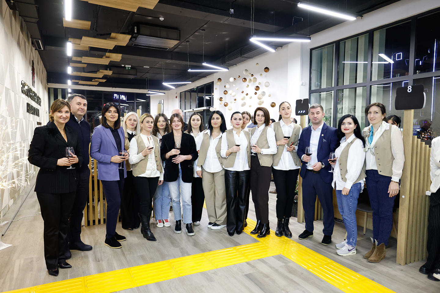 ნინო ლაცაბიძემ და ირაკლი შატაკიშვილმა საჯარო მოხელეებს პროფესიული დღე მიულოცეს