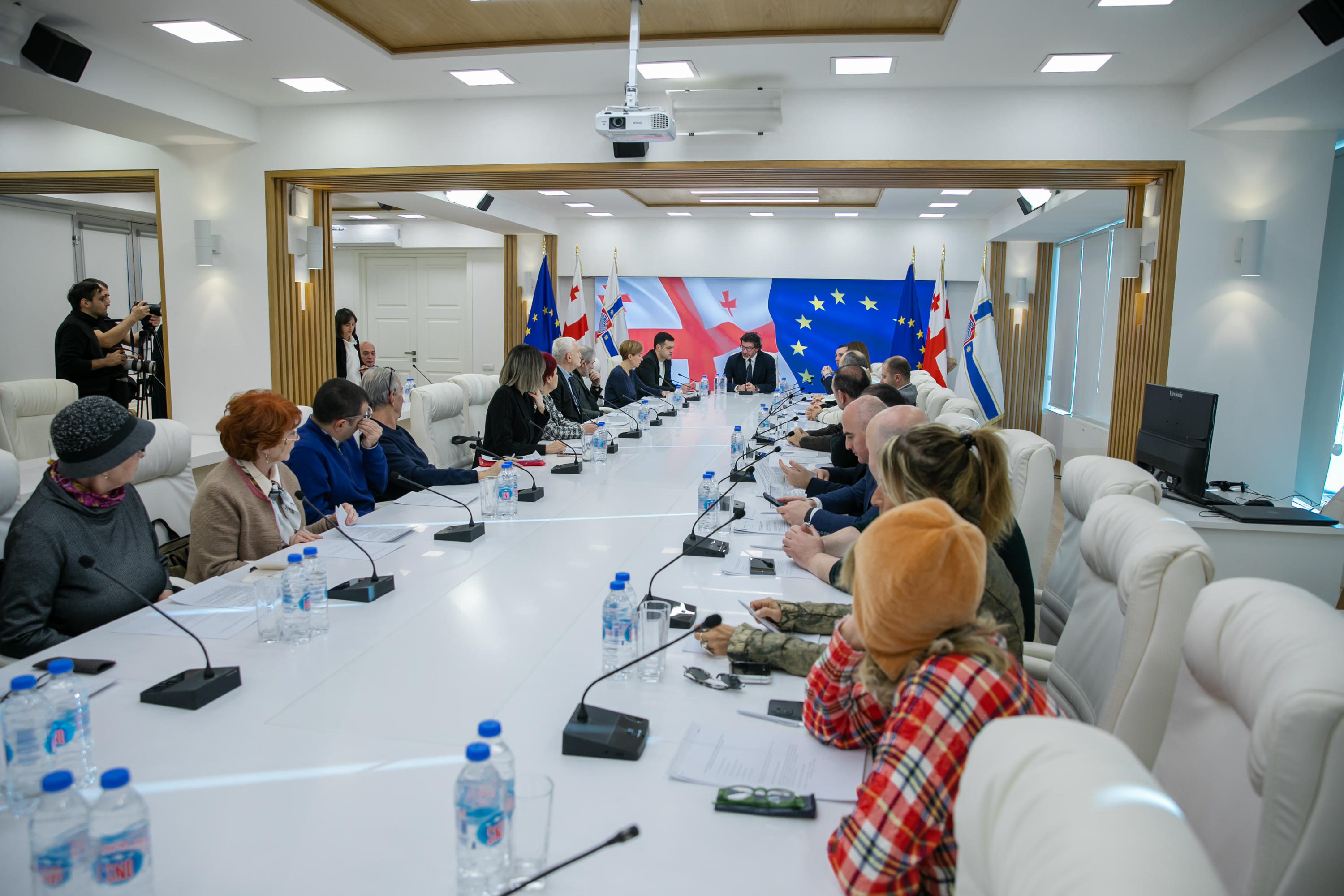 დედაქალაქის მერიაში თბილისის  გერბის და დროშის ნიმუშების შესარჩევი კომისიის პირველი სხდომა გაიმართა