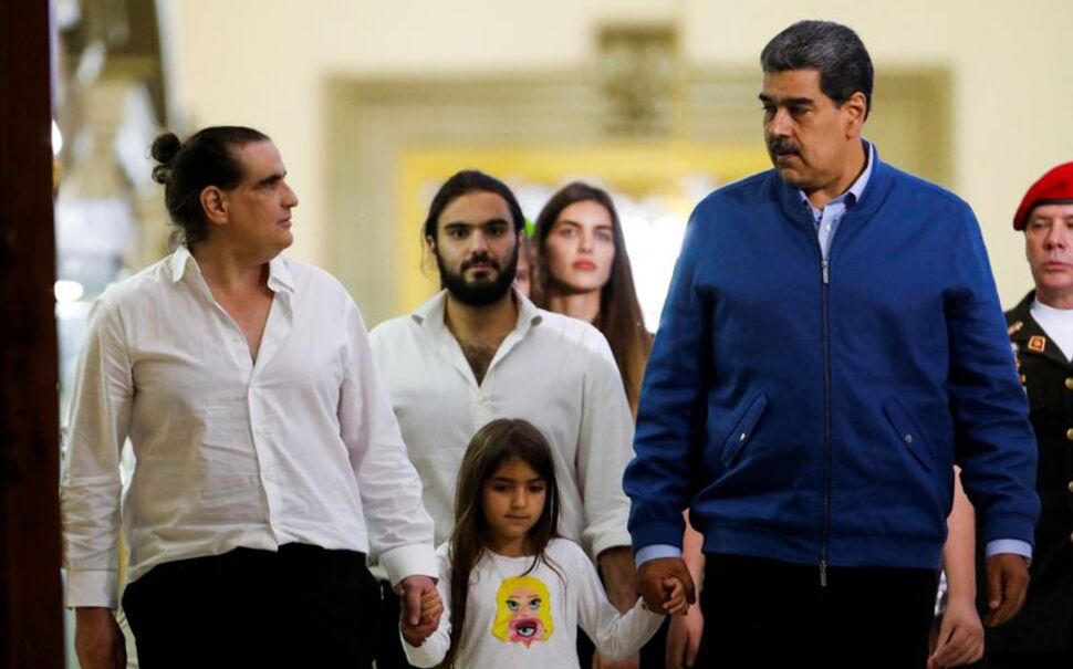 აშშ-მა ამერიკელი პატიმრების სანაცვლოდ ვენესუელის პრეზიდენტთან დაახლოებული პირი გაათავისუფლა