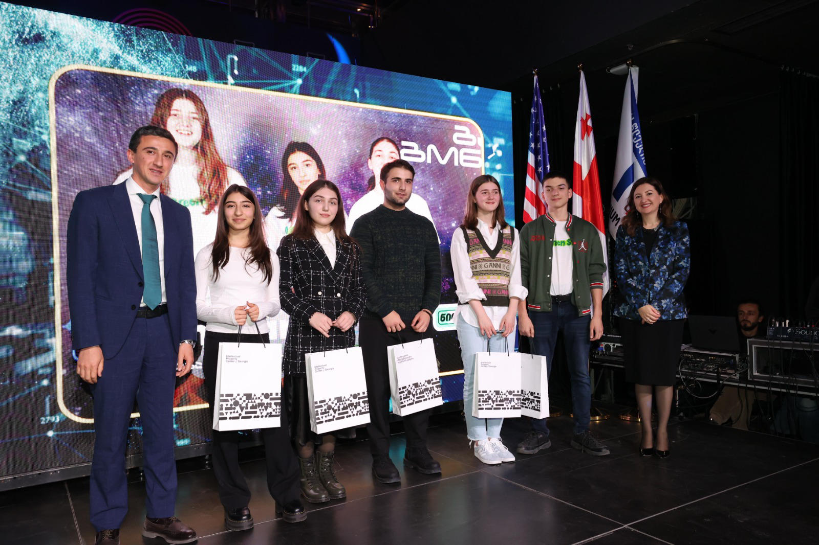 „საქპატენტის“ თავმჯდომარემ 2023 წლის ათასწლეულის ინოვაციის კონკურსის ფინალისტი გუნდი „Green star “დააჯილდოვა