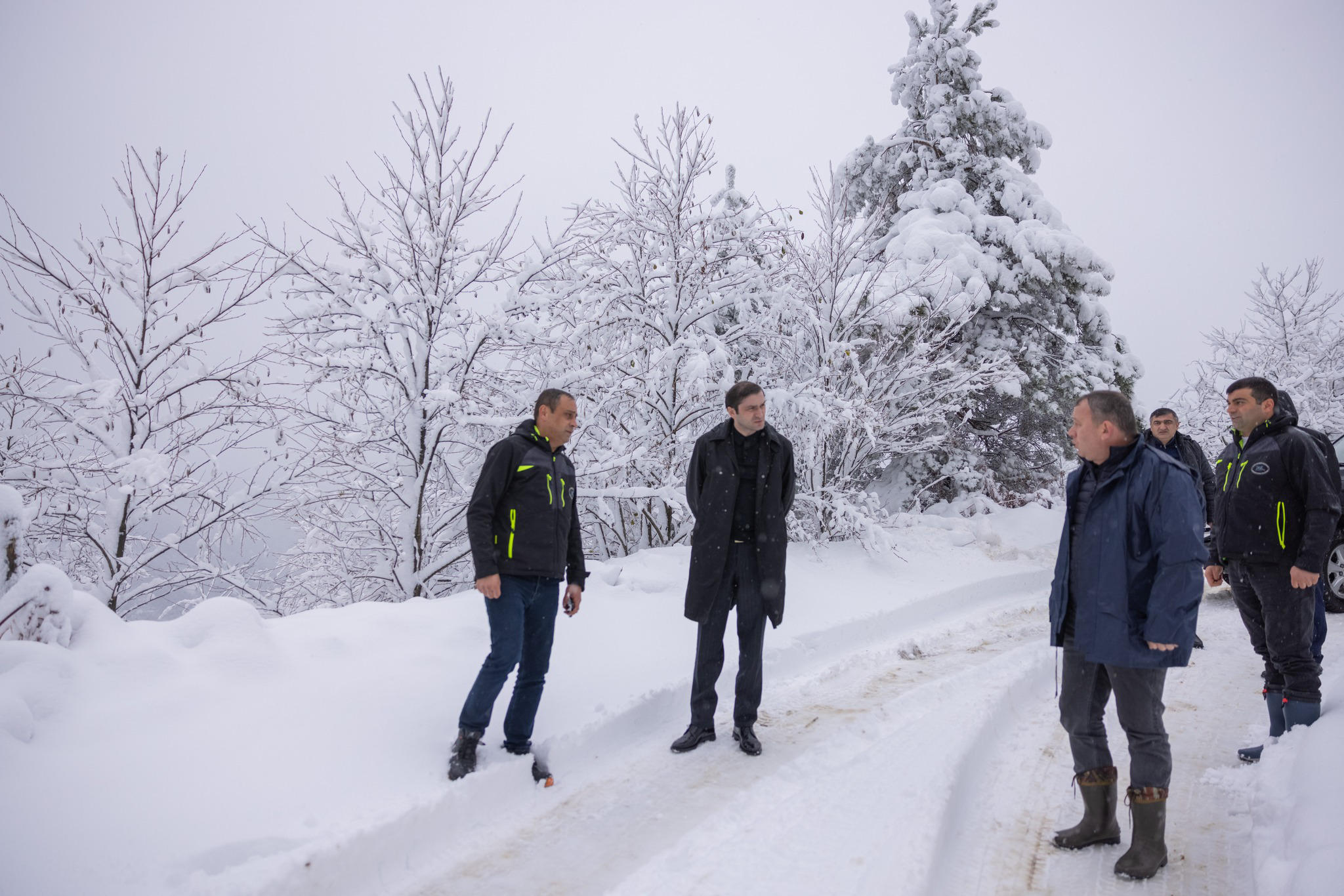 თორნიკე რიჟვაძე - მაღალმთიან აჭარაში უხვი ნალექისგან გზების გაწმენდითი სამუშაოები დილიდან განახლდა - უწყვეტ რეჟიმში მიმდინარეობს სტიქიის სალიკვიდაციო სამუშაოები ბათუმსა და ქობულეთში