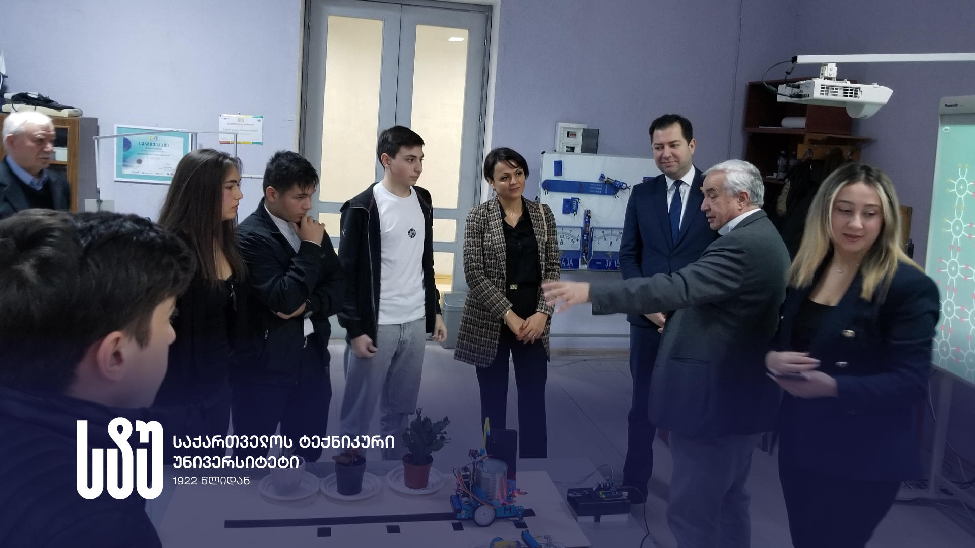 საქართველოს ტექნიკურ უნივერსიტეტში აფხაზეთიდან დევნილ მოსწავლეთა  ინოვაციურ პროექტებს მინისტრი დავით ფაცაცია გაეცნო