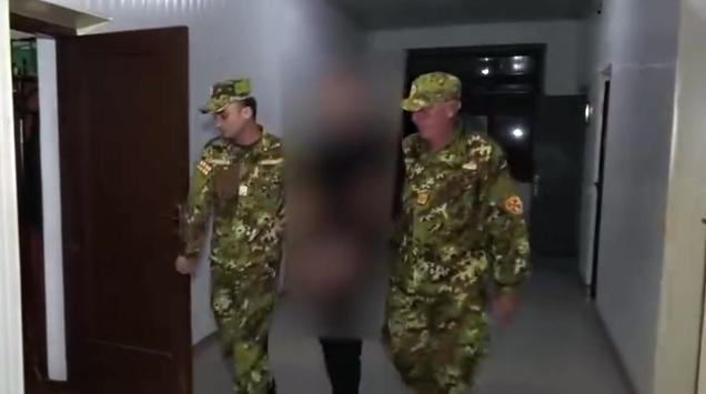 ბათუმში, ცეცხლსასროლი იარაღის, საბრძოლო მასალის მართლსაწინააღმდეგო შეძენა, შენახვა, ტარების ბრალდებით, უცხო ქვეყნის ორი მოქალაქე დააკავეს