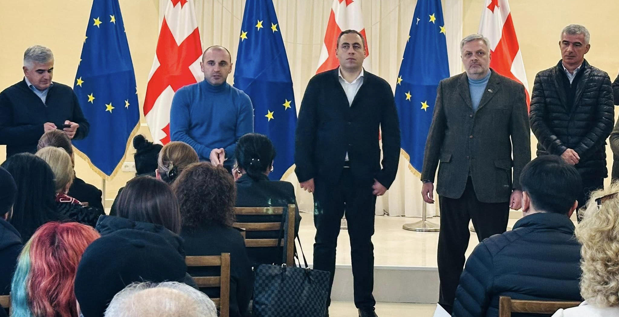 ლევან ხაბეიშვილმა ქარელისა და გორის რაიონულ ორგანიზაციებთან შემაჯამებელი შეხვედრა გამართა
