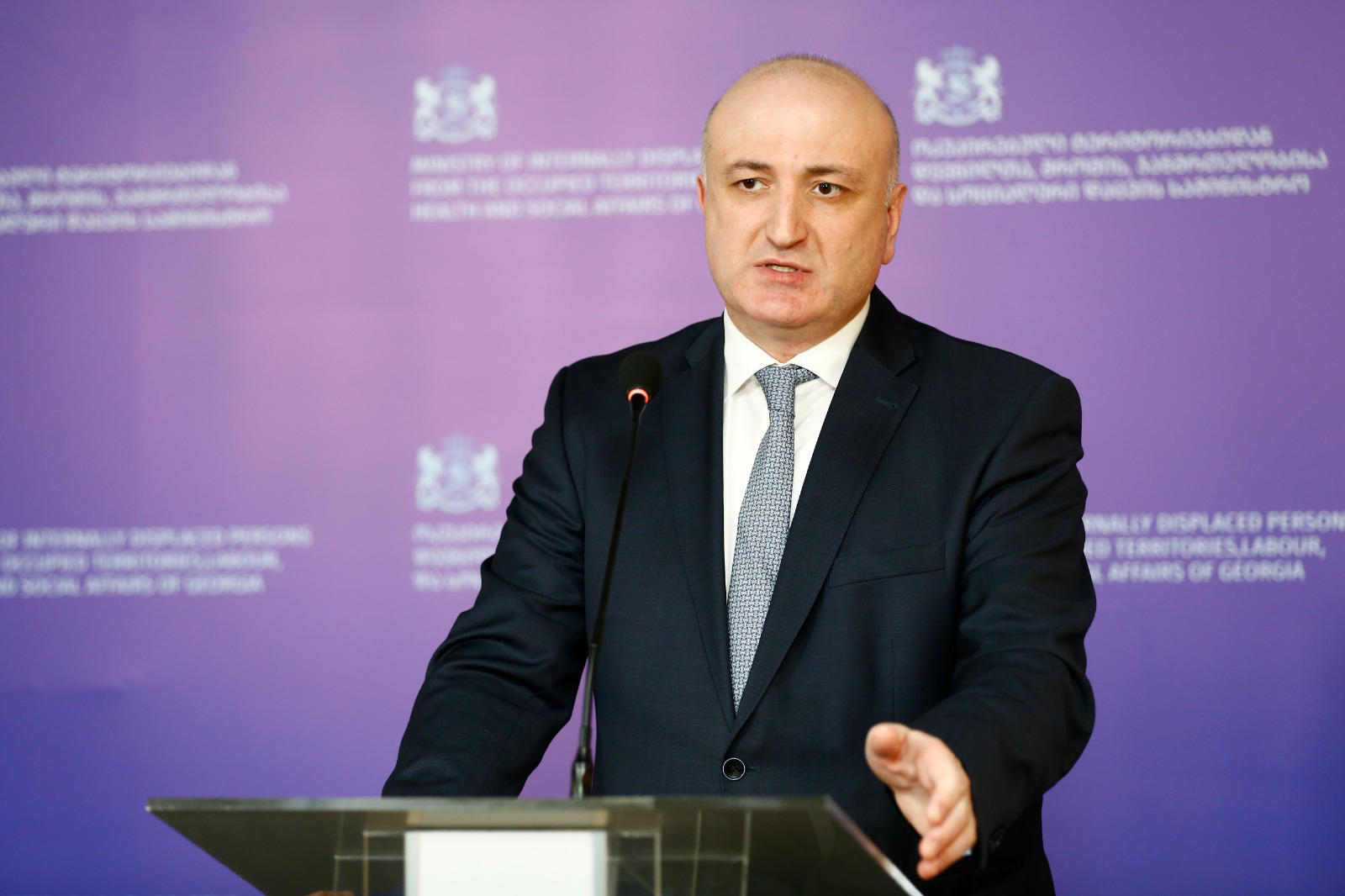ჯანდაცვის მინისტრის განცხადებით, რესპუბლიკური საავადმყოფოს შენობის არსებული ფასადის დემონტაჟი მოხდება, ახალი კლინიკის მშენებლობის მიზნით კი ტენდერი გამოცხადდება