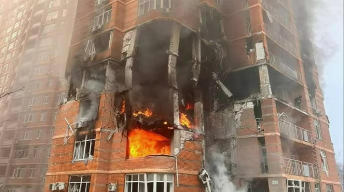 უკრაინის შინაგან საქმეთა მინისტრი - რუსების თავდასხმის შედეგად, სულ მცირე 12 ადამიანი დაიღუპა და 76 დაშავდა