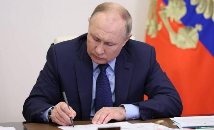 ვლადიმერ პუტინი უცხო ქვეყნის მოქალაქეებს, რომლებიც რუსეთის შეიარაღებულ ძალებთან კონტრაქტს გააფორმებენ, ქვეყნის მოქალაქეობას მიანიჭებს