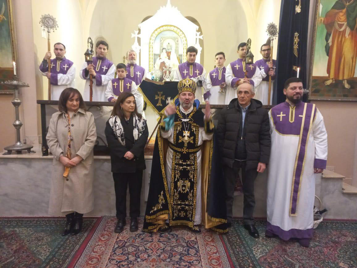 აჭარაში სომეხთა მართლმადიდებელი ეკლესიის წარმომადგენლები იესო ქრისტეს შობასა და ნათლისღებას აღნიშნავენ