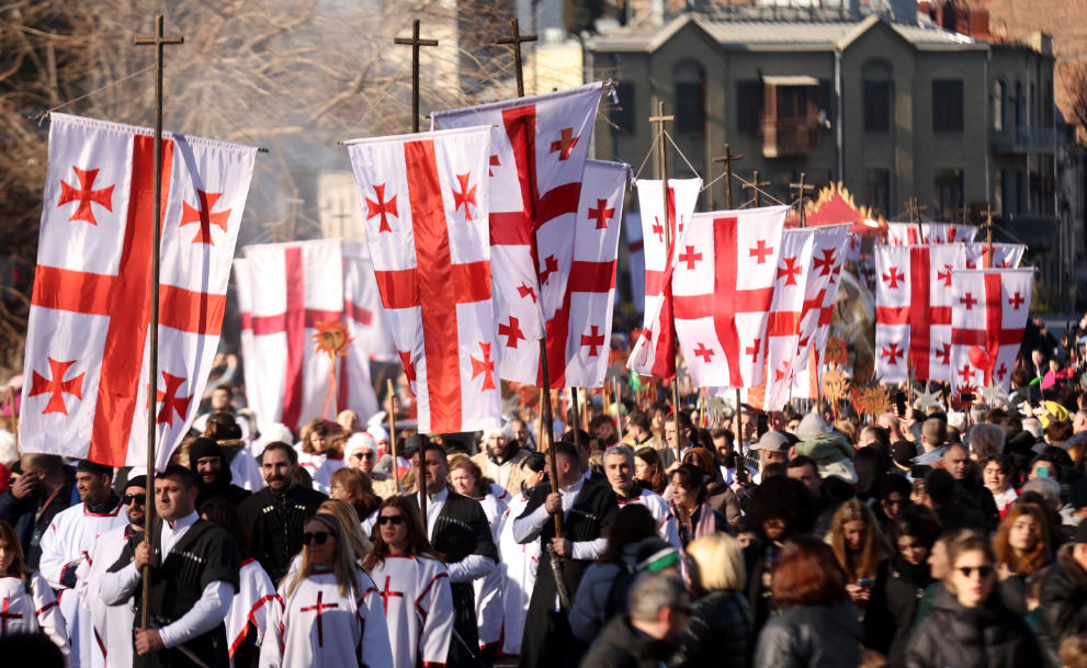 პრეზიდენტის ადმინისტრაციის წარმომადგენლებმა ალილოს მონაწილეებს საშობაო ტკბილეული გადასცეს
