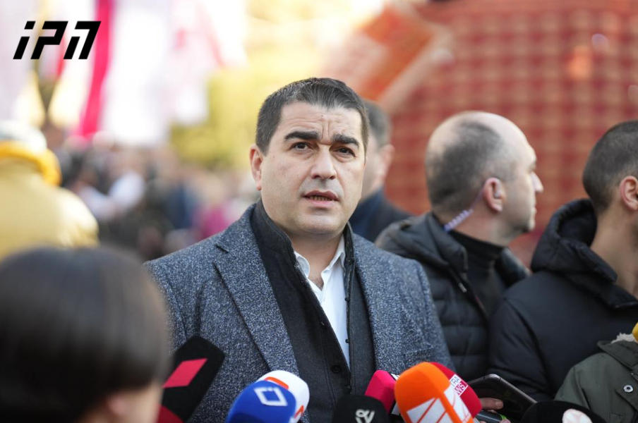 შალვა პაპუაშვილი - ოპოზიციას, რომელიც ამბობდა, რომ სამუშაო ჯგუფებში დროის დახარჯვას და ყავის დასალევად არავისთან დაჯდომას არ აპირებს, ახლა ისტერია აქვს გამართული - ამის ერთადერთი მიზანია, საზოგადოება ნერვებზე იყოს