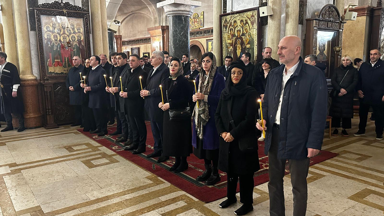 რელიგიის საკითხთა სახელმწიფო სააგენტოს თავმჯდომარე ზაზა ვაშაყმაძე საშობაო ლიტურგიას დაესწრო