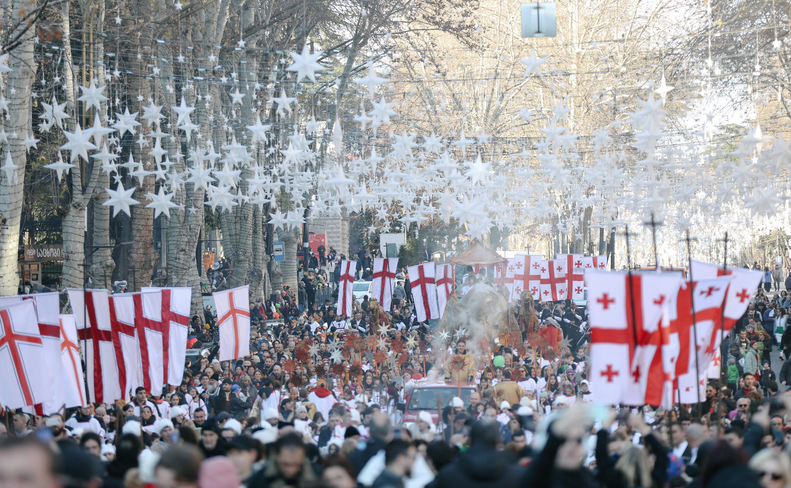 თბილისის საკრებულოს თავმჯდომარემ და საკრებულოს წევრებმა ალილოს ტრადიციულ მსვლელობაში მიიღეს მონაწილეობა