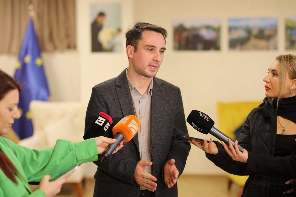 ნიკა ობოლაძე - მიხეილ სააკაშვილი უნდა იყოს თავისუფალი უსამართლო პატიმრობისგან - სალომე ზურაბიშვილის ვალია გაათავისუფლოს პოლიტპატიმარი სააკაშვილი