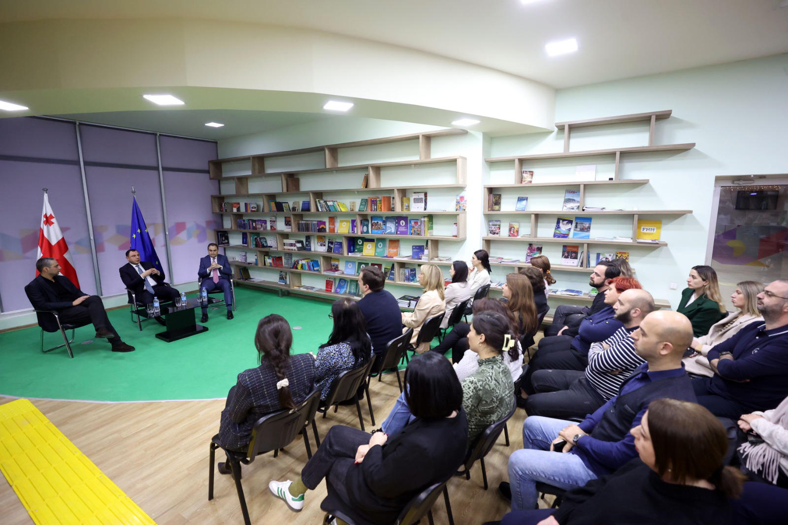 გიორგი ამილახვარმა ახალგაზრდობის სააგენტოს თანამშრომლებთან შეხვედრა გამართა
